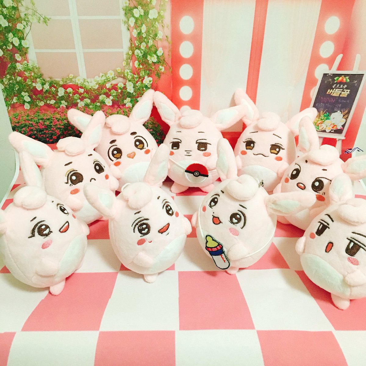 Megan_bbh's tweet photo. hello everyone！i m from China！this is my 10cm dolls ，9members，do you like it？welcome open group order❤️@exodoll_rt https://t.co/8U9nmbBr2X
