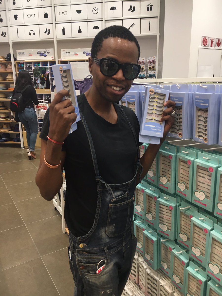 Celebrity Make up artist Nthato Mashishi spotted at the Miniso launch testing the product.