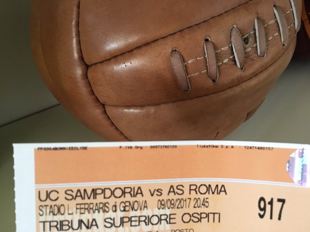 Billinove's tweet photo. Romanisti presenti 
#SampdoriaRoma https://t.co/sRNDOk51wv