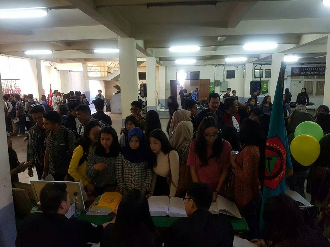 Beginilah suasana UKM expo "Challange yourself with organization", yang telah terlaksana pada hari ini, 8 September 2017 #Ukmexpo