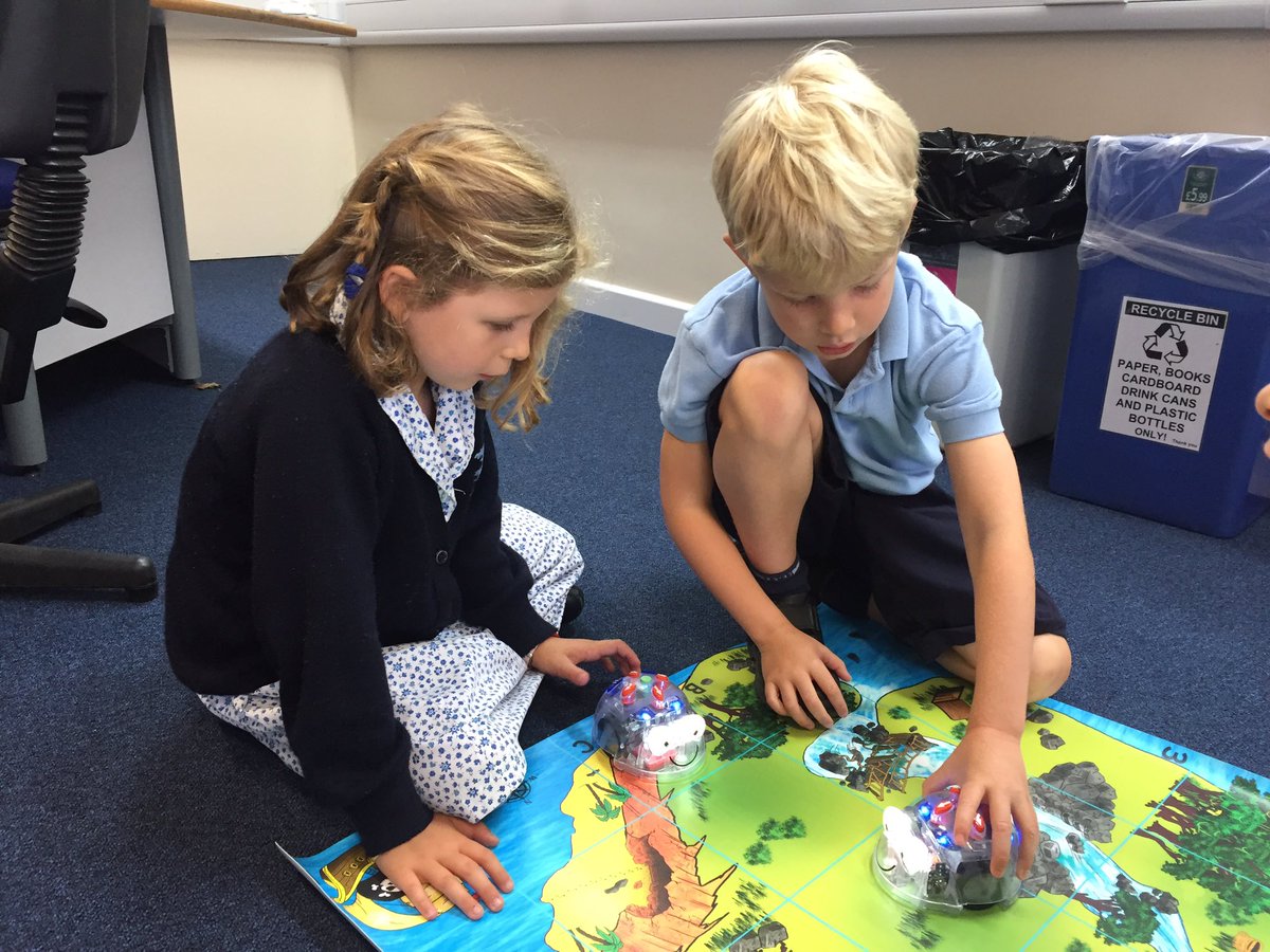 FarleighSchool's tweet photo. 3S are testing out the new Blue-Bots by creating some interesting algorithms! #programming #farleighcomputing https://t.co/4ypx1w2KBN
