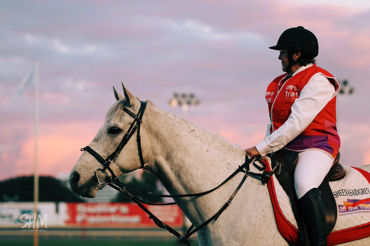 I'm enjoying a stunning #sunset here in #Perth - a great night at <a href="/GloucesterPark/">Gloucester Park</a>!
