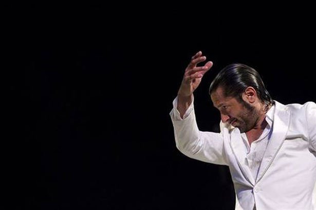 TvRedactora's tweet photo. ¡Buenas noticias! @rafaelamargo viene a @VivaLaVidaT5 a contarnos con garra y ángel como ha conseguido ser una figura del flamenco 🕺🏾 https://t.co/zPrPWnrps1