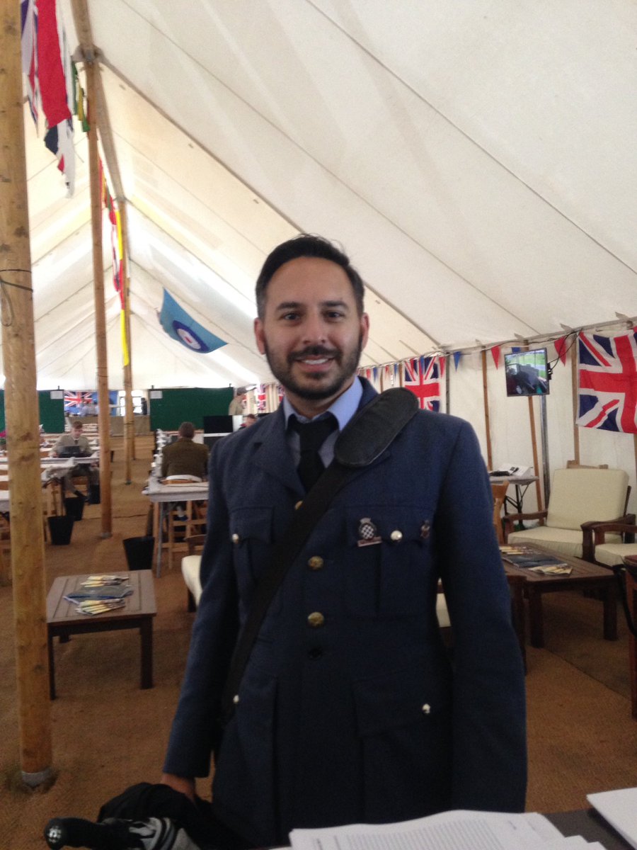 Meldurrans's tweet photo. #goodwoodrevival2017 Amazing atmosphere here at the Goodwood Revival! https://t.co/dIJtUQwEUI