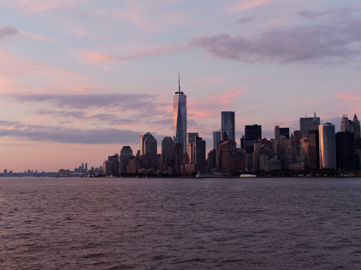Early morning in New York. Being a tourist with <a href="/HopkinsClarkePA/">Lucy Clarke</a> before my meetings start today. :)
