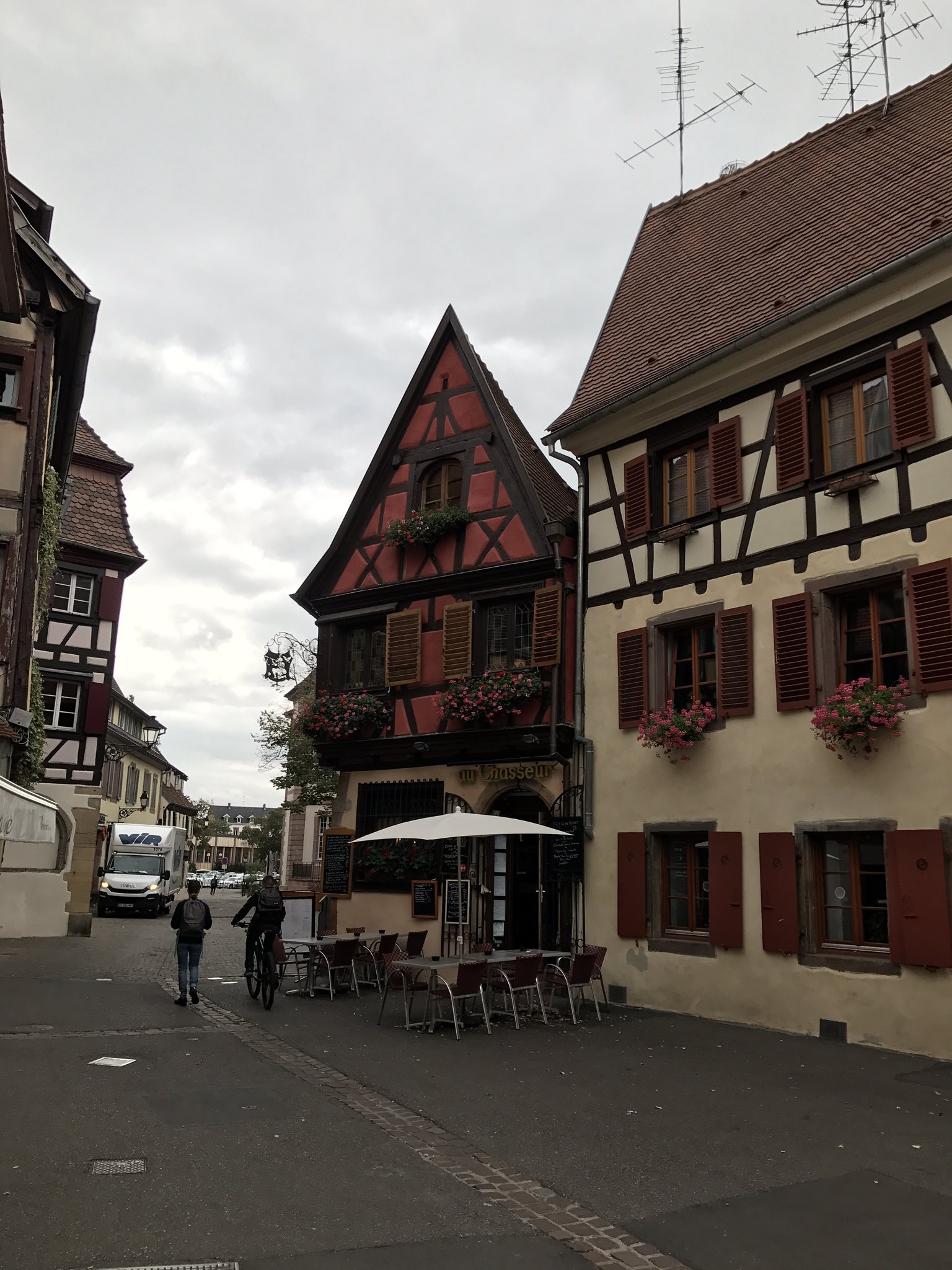 はやかわ フランスのコルマールにて ご注文はうさぎですか の聖地巡礼してます 街全体が可愛い感じで歩いてて楽しいし本当に感動 ここまで来られて良かった ご注文はうさぎですか ごちうさ Gochiusa T Co Dj7ezustb9 Twitter はやかわ フランスのコルマールにて ご注文はうさぎですか の聖地巡礼してます 街全体が可愛い感じで歩いてて楽しいし本当に感動 ここまで来られて良かった ご注文はうさぎですか ごちうさ Gochiusa T Co Dj7ezustb9 Twitter