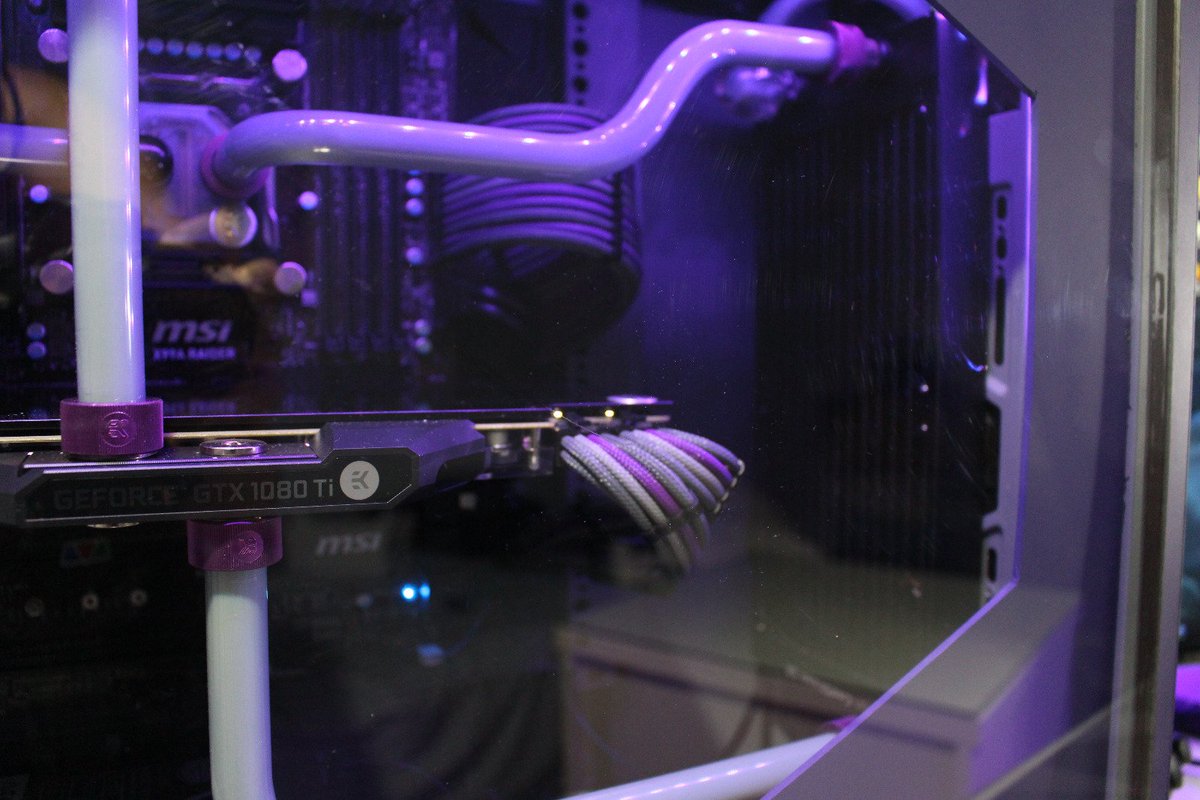 Quiero darle las gracias a los sponsors que han estado detrás de este proyecto para hacerlo realidad. Muchas gracias!