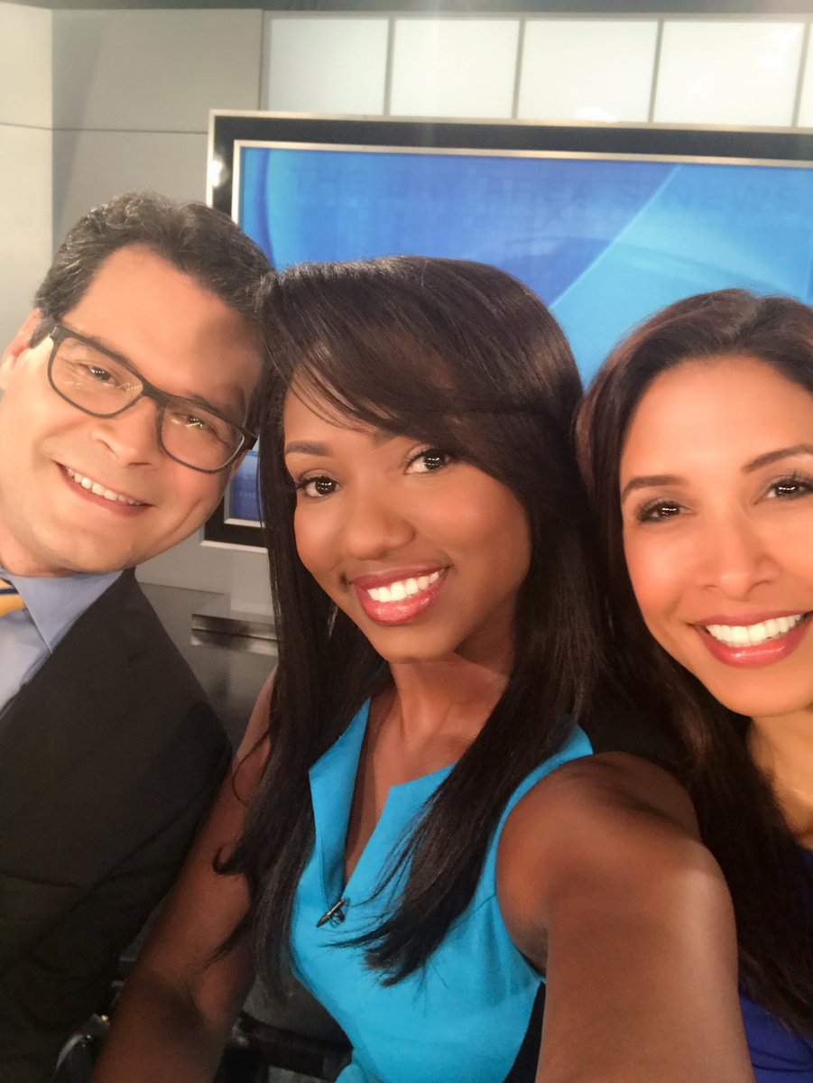 Hands up if you #Love #Fridays. We're wishing you a great day &amp; weekend! Join us kron4.com/watch-kron-4-n… <a href="/KRON4TMcElroy/">Tiffany McElroy</a> @KRON4JFletcher