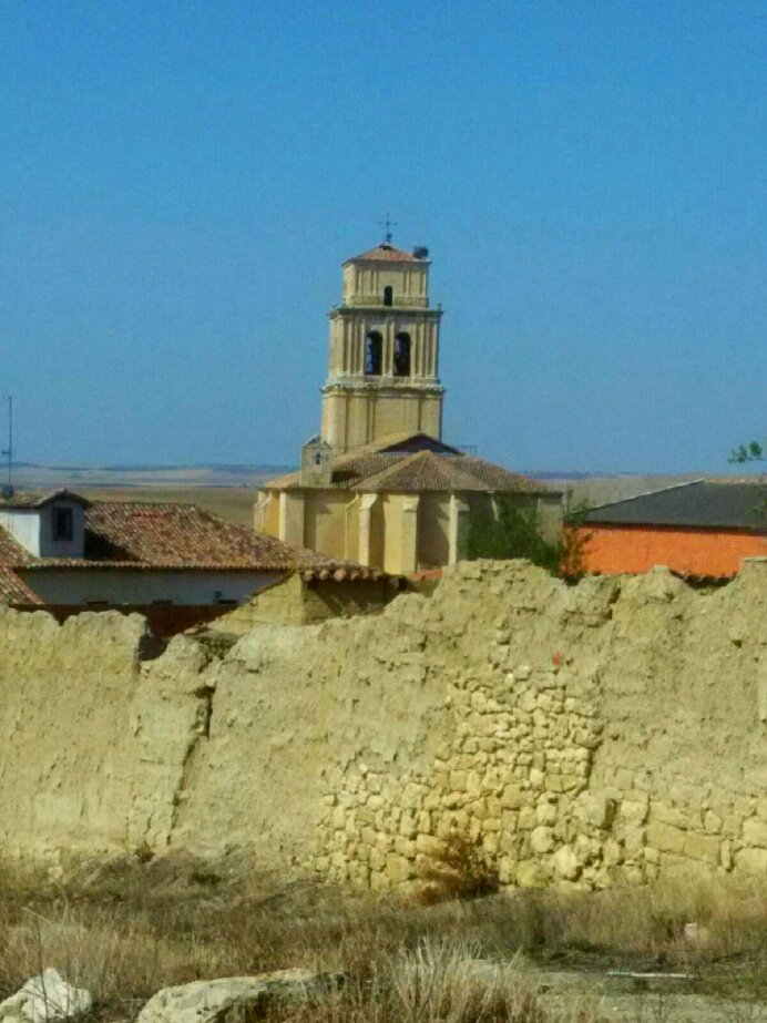 Tocando en Mota del Marqués! Precioso pueblo con un #PatrimonioCultural envidiable!
<a href="/LaMotaDlMarques/">Mota del Marqués</a> <a href="/Dip_Va/">Diputación de Valladolid</a> #FolkloreCastellano