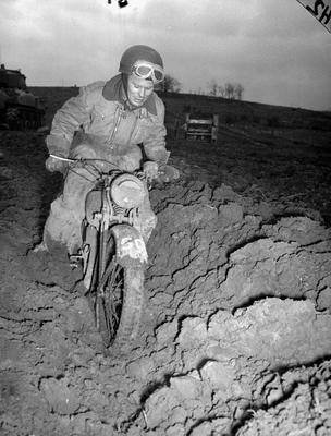 CanadasMilHist's tweet photo. Trooper Allan Hemphill,a despatch rider with Governor General’s Foot Guards,rides near Udem,Germany,14Sept1944.He would be KIA on 26 Feb1945 https://t.co/BiBHkUw3Gl