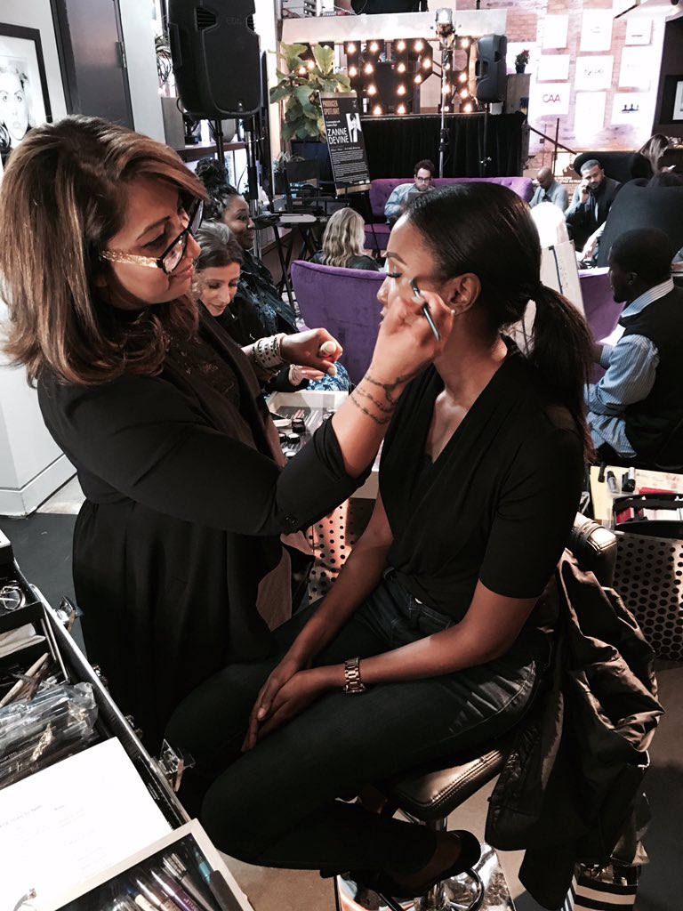 AnnabelleTweets's tweet image. Currently: beauty bloggers a buzz over the new AB collections ✨#NKPRIT17 #ABNeoChic #TIFF