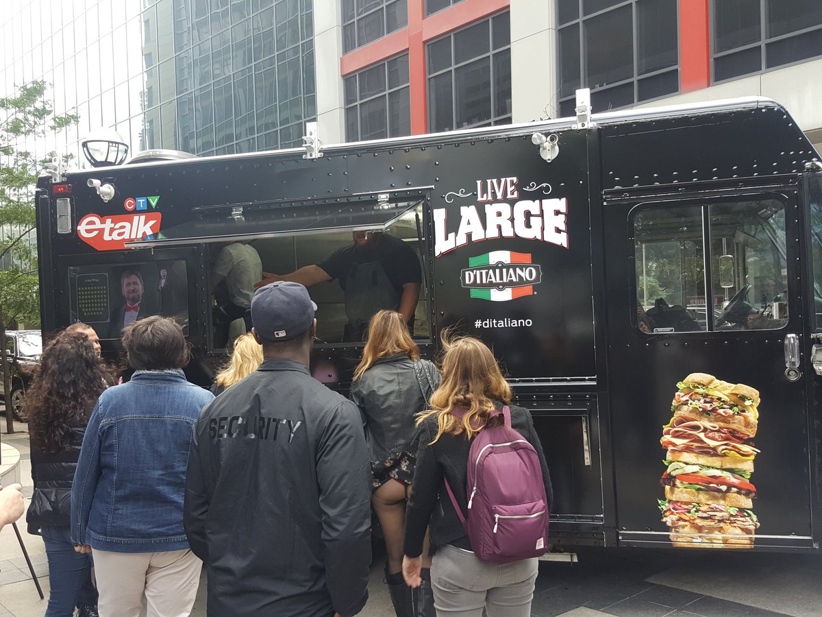LiveLargeTenor's tweet image. Join us NOW for FREE celebrity-inspired sandwiches by @rodneybowers ... and a serenade #TIFF17 #ditaliano