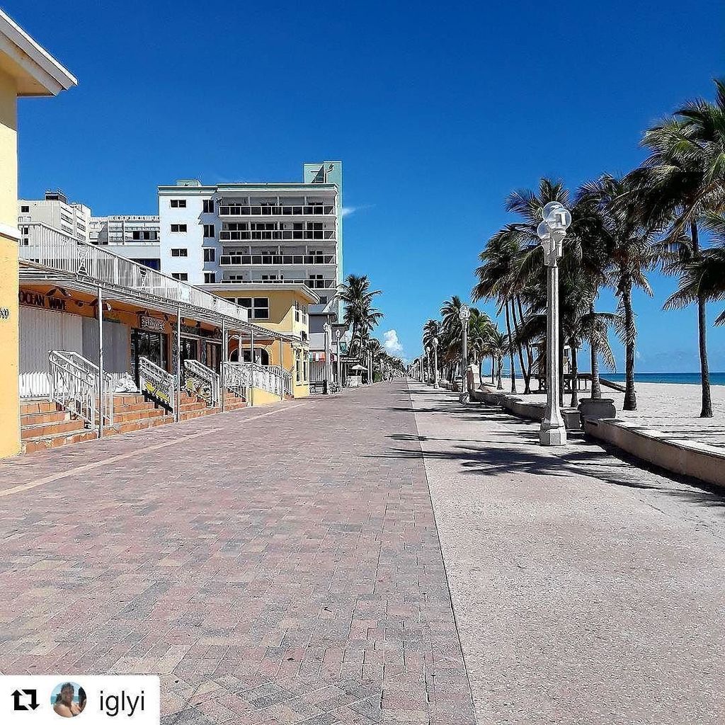 hollywoodfltap's tweet image. Credit to @iglyi ・・・
Empty broadwalk today over the path of hurricane Irma.  Stay safe!! #stcsep #startingtoclick #floridalife
☀ ☀ ☀
#Holly…