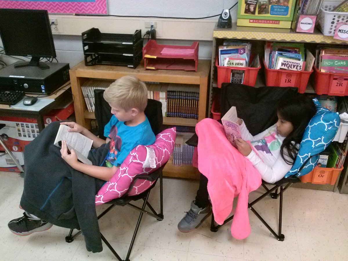 There's nothing like snuggling up with a good book! #vdv3to5