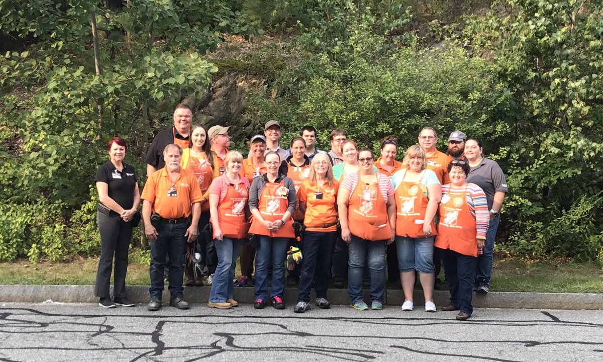 MET partnership with the team
What's Ken looking at??