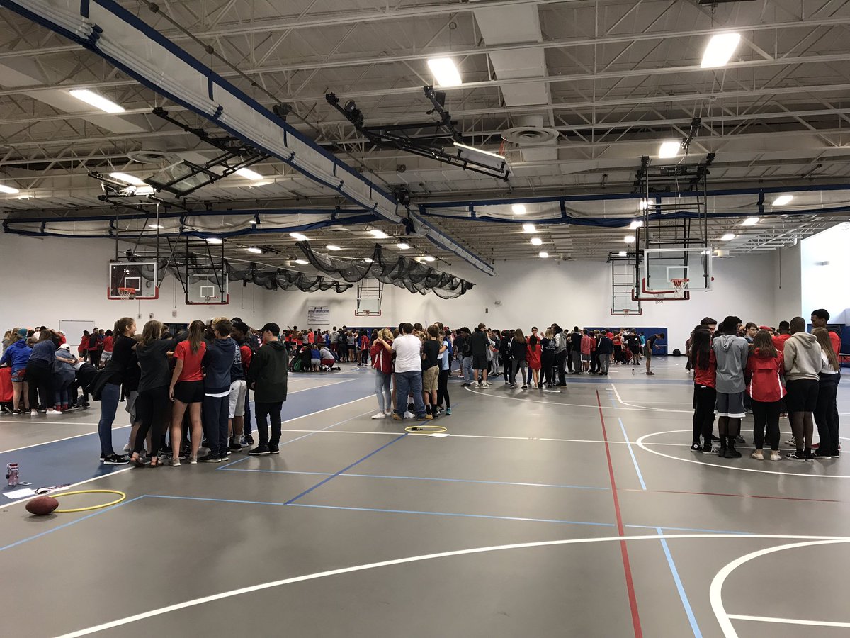 mrsteck_math's tweet photo. Class of 2021 team building in progress #StandUpForTheSilent https://t.co/SDv82wHFvp