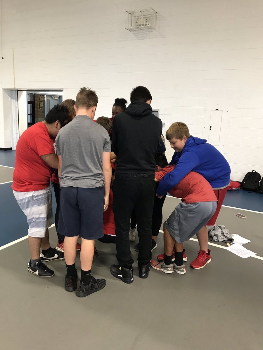 mrsteck_math's tweet photo. Class of 2021 team building in progress #StandUpForTheSilent https://t.co/SDv82wHFvp