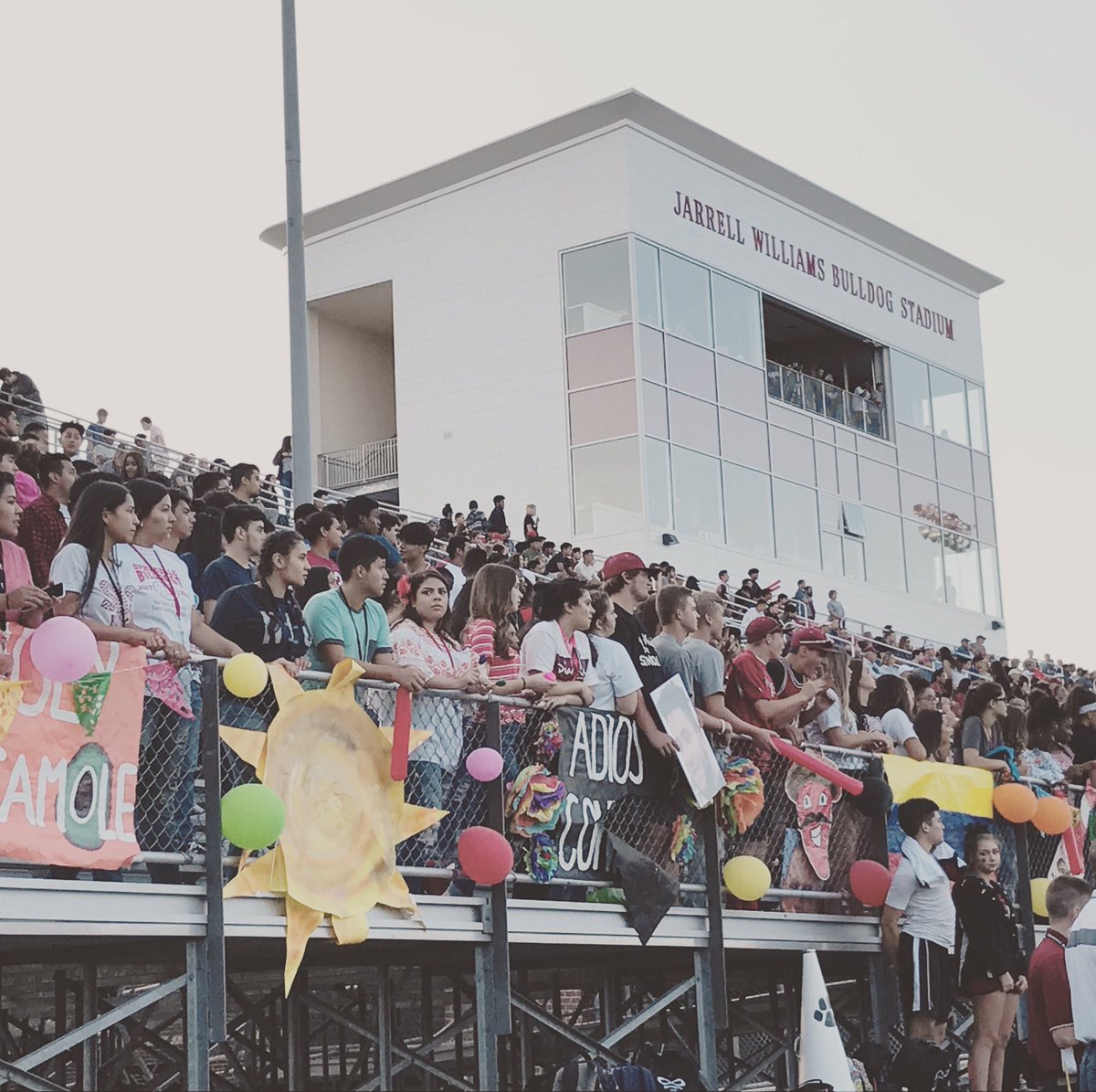 SHSBulldogCheer's tweet photo. Bulldogs! It's GAMEDAY!! Come help us cheer on our Red Dogs as they take on Alma tonight! 🐾🏈#doubletheDogPound #southernprep #bethechange https://t.co/x7x2nbLsX0
