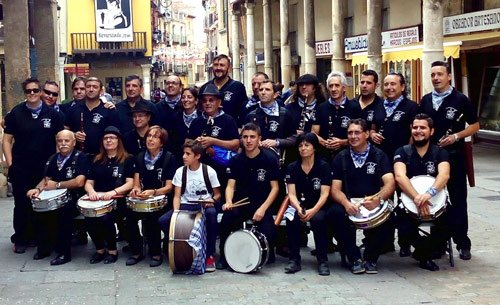 AL #cañonazo a las 11:45 invitamos a tocar y cantar BAILAD GIGANTONES plaza mayor como todos los años. Si los vatios del reguetón nos dejan