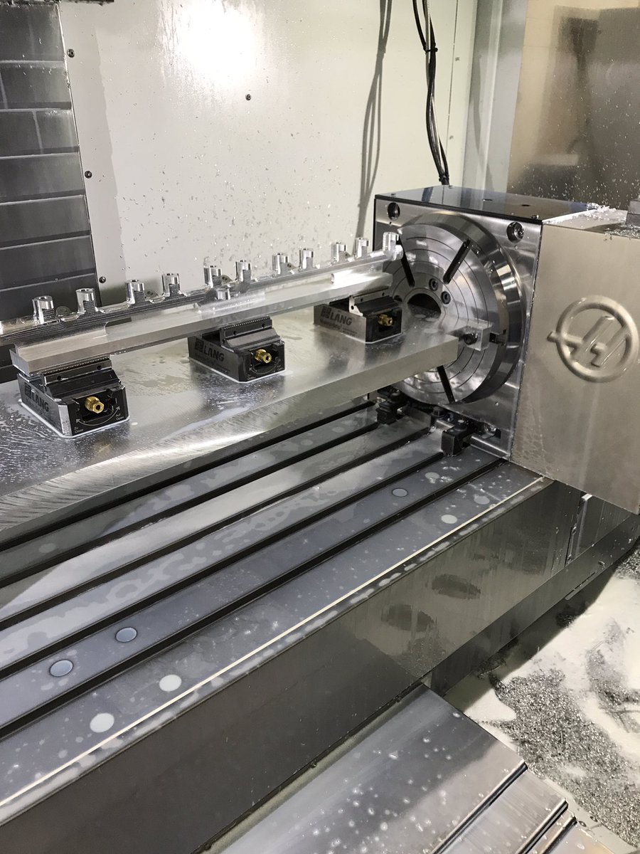 PlaliteL's tweet photo. @TECworkholding @HaasUK
3 x Lang vices mounted to 4th Ax to aid manufacture of this 685mm long fuel rail. #CNC #precisionengineering #4AX https://t.co/tfkr946I3i