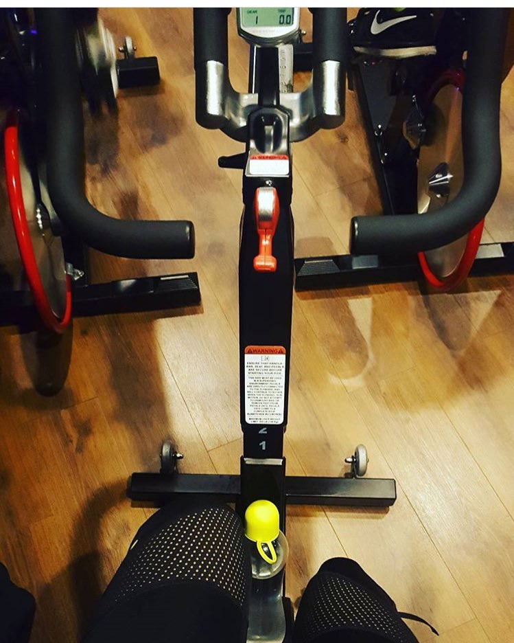 BucksMovesMe's tweet photo. Impressive spinning post from our fabulous @MumMeTimeBucks 🚲🚲🚲#BucksMovesMe #ride45 #chalfontstgiles https://t.co/rNDsBzyBlw