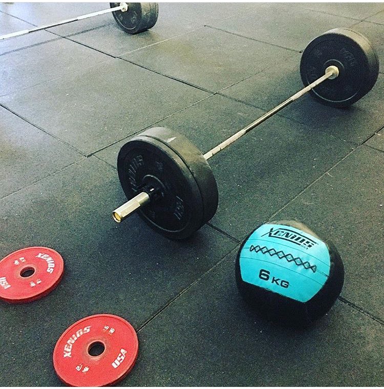 BucksMovesMe's tweet photo. A tough crossfit workout from @iHealProcess :) 👏🏻#BucksMovesMe #crossfitchilterns https://t.co/W3nmMCuJeC