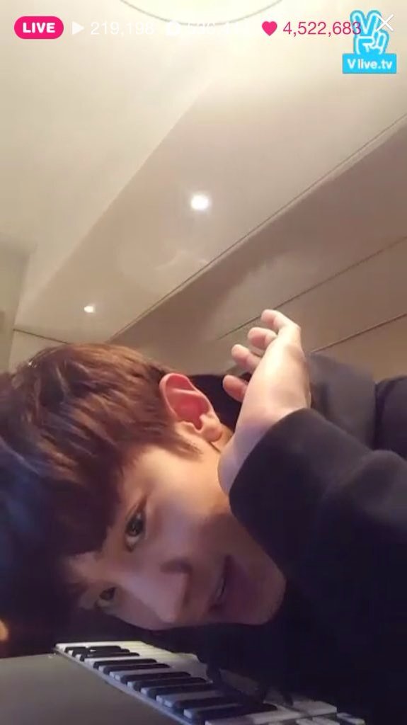 chanyeol pics tweet media