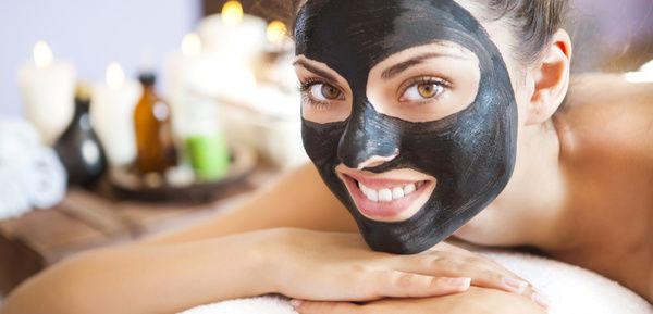 ¡No más puntos negros! Haz tu propia mascarilla casera de carbón activado. ¡Fácil y efectiva! buff.ly/2wOvvTD
#Belleza #Piel