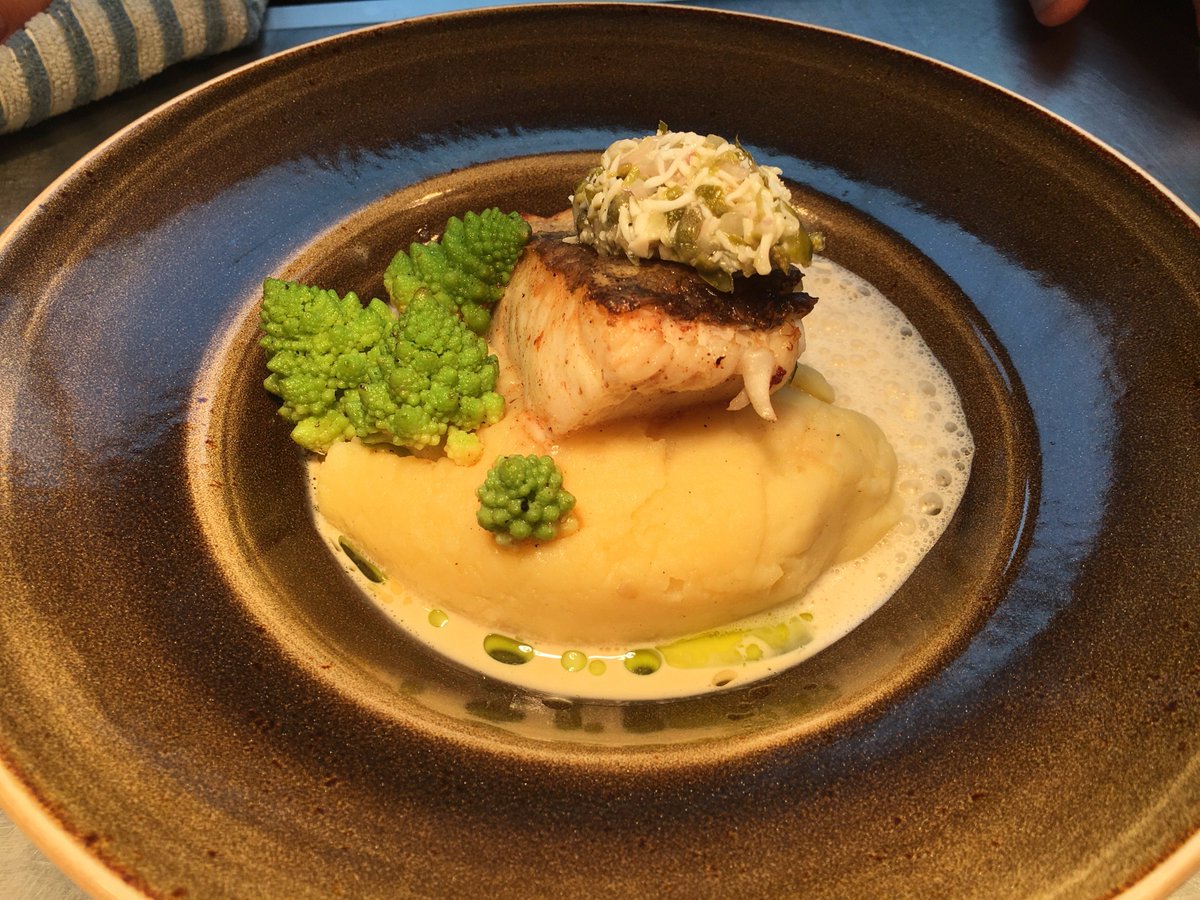 The_Earlsfield's tweet photo. NEW ON THE MENU: Scottish roasted cod served with mash, romanesco, crab stock &amp; gribiche 🍴😍 #foodporn #codgoals @cattlegrid https://t.co/EIPzxZuWti