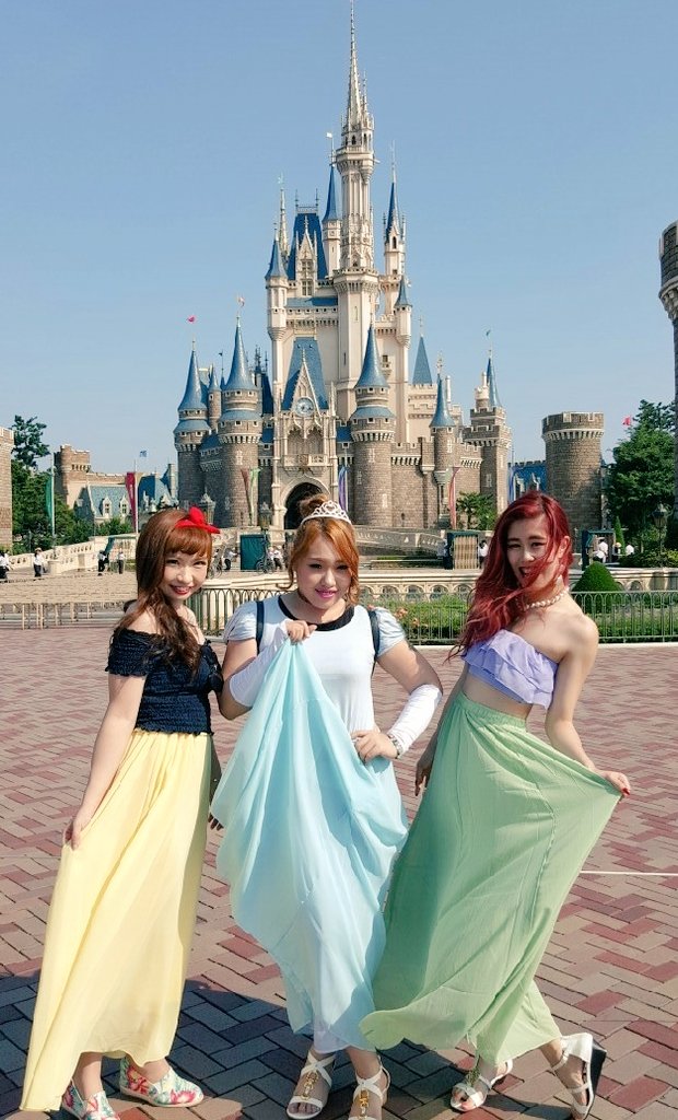 pompomyurin's tweet photo. 奇跡的に並んでて
思わず撮っちゃった☝💞

けどアリエルが赤髪じゃない🙄💭笑 https://t.co/4NungEbCru