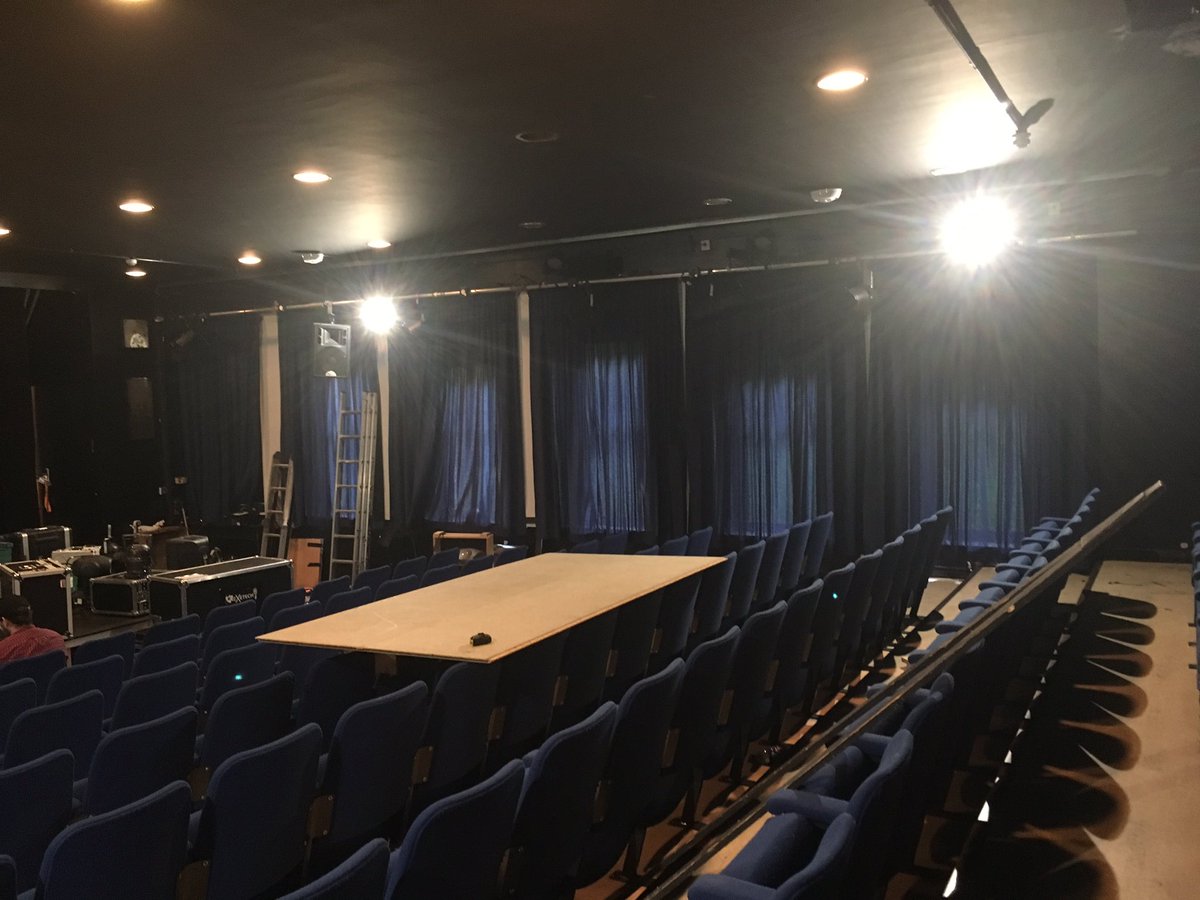 ExeTechExeter's tweet image. Excited to have some new LED working lights in the M&D room!