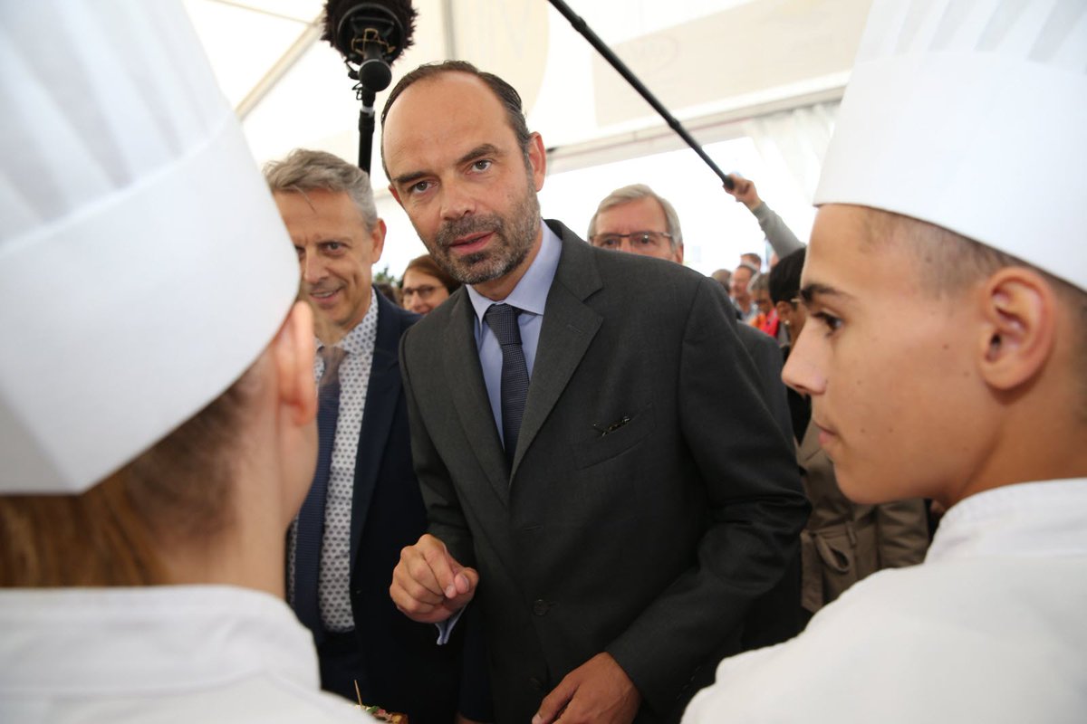 Le Premier ministre sauve un emploi aux Restos du cœur à #Grenoble…mais c’est le Département qui paye ! ledauphine.com/isere-sud/2017… via <a href="/vigny6/">Jean-Benoît Vigny</a>