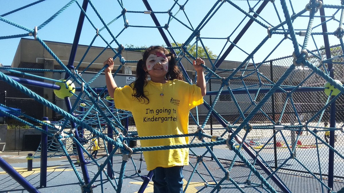 BPS_OMME's tweet photo. East Boston kindergartens are getting their game faces on for the school year with @Countdown2K @BostonSchools #backtoschoolBPS https://t.co/rmrkiTCtb0