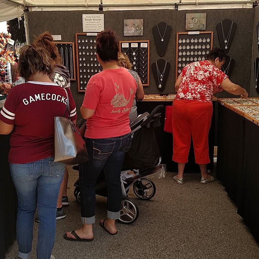 ClayHopeJewelry's tweet photo. We're out at Aiken's Makin' this weekend in #aiken , SC. We're already packed, but we'll make room for you!
.
.
.
.
.
#clay #hope #jewelry … https://t.co/MV1TSx0uEt