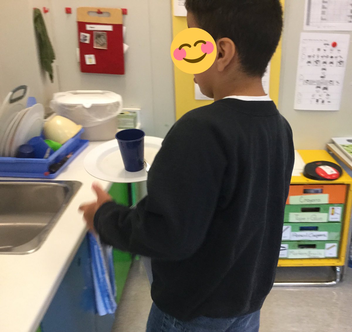 WJMcCordic's tweet image. Students choosing chores for the breakfast program. #DDClass  @tdsb