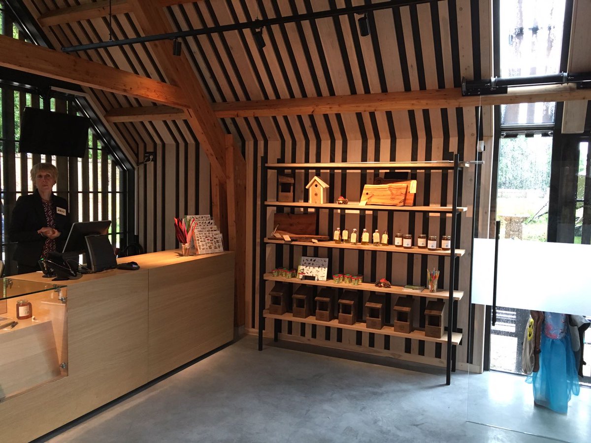 duivenvoorde's tweet image. Onze gloednieuwe museumwinkel in de Hof van Duivenvoorde!