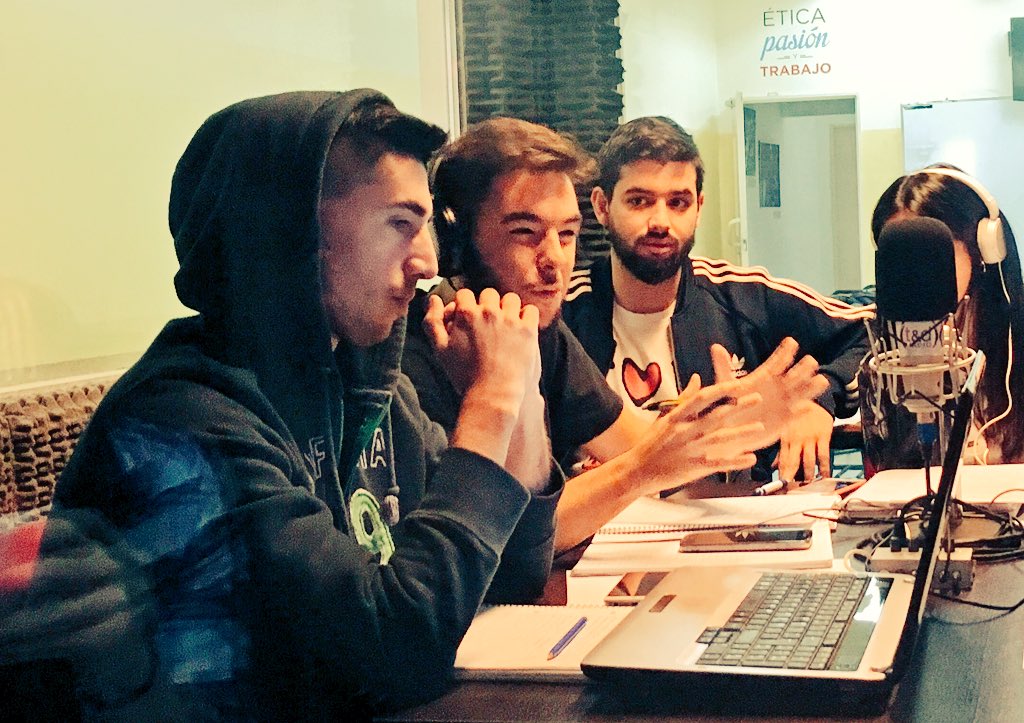 mondotematico's tweet photo. "Sintonia académica" ya #ENVIVO con toda la información de @RacingClub por @tydradio • Sí, acá vive la pasión https://t.co/dVXUrStJ6Z https://t.co/IQQ4ZGjiPW