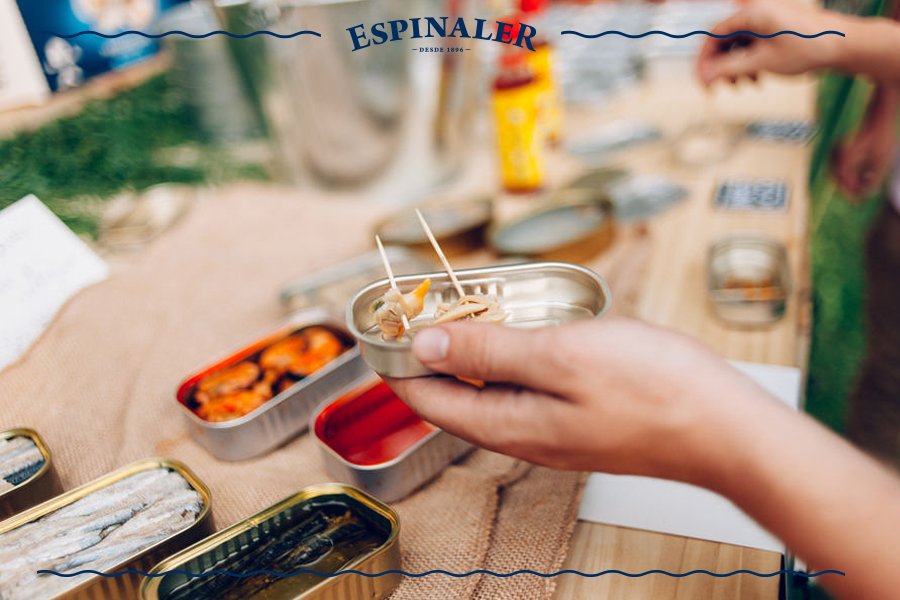 VermutEspinaler's tweet photo. Realmente, lo que nos gusta es disfrutar de los pequeños momentos del día🍃 

#FelizDomingo ✨

___________________
#Espinaler By @inesandco_ https://t.co/dS4ck3xYuK