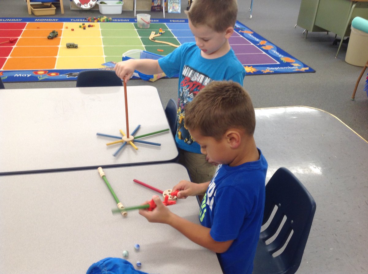 blhorchem's tweet photo. Using tinker toys to create fidget spinners.  What a fun way to learn about letter T.  #usd303 https://t.co/PXscZPEKLX