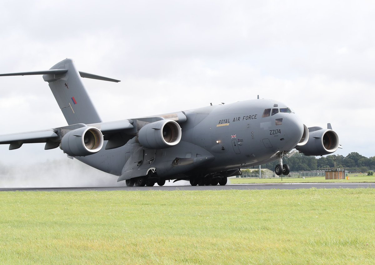 Military engineers and medics depart <a href="/RAFBrizeNorton/">RAF Brize Norton</a> for #HurricaneIrma, delivering <a href="/DFID_UK/">DFID</a> shelters, aid &amp; medical supplies #Irma