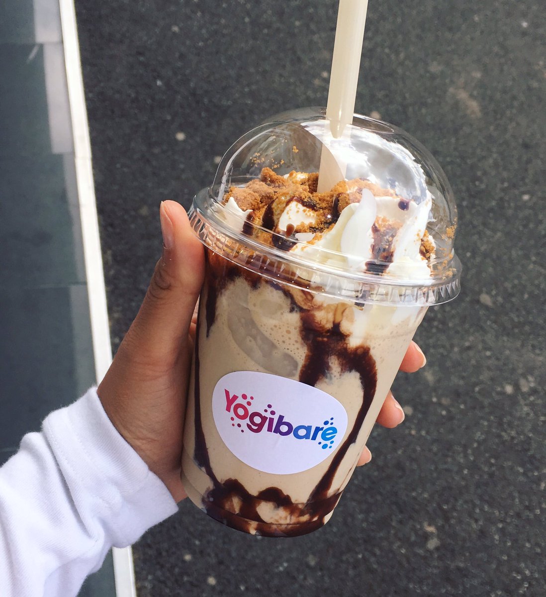 yogibare_'s tweet photo. Coffee fans... This galaxy caramel milkshake with coffee is to die for 😍 add a coffee shot to any milkshake for the perfect coffee fix 👅 https://t.co/RMGnK3x1o5