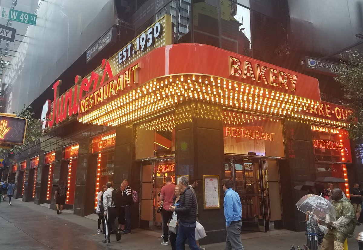 TheSignSyn's tweet image. Another Beautiful Job Using Our USHIO s14 LED Bulbs By Paul Signs of New York.  thesignsyndicate.com/forums/index.p…