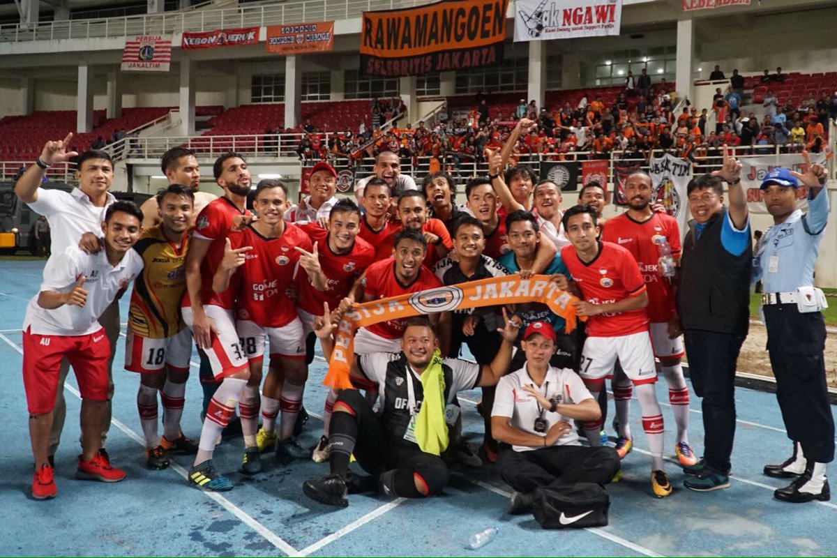 Persija_Jkt's tweet photo. #Persija menjadi tim pertama yang mengalahkan @MitraKukar di kandangnya. Malam yang indah! 🔴🔴🔴

#PersijaDay #PersijaJakarta https://t.co/JEXG18ww4Y