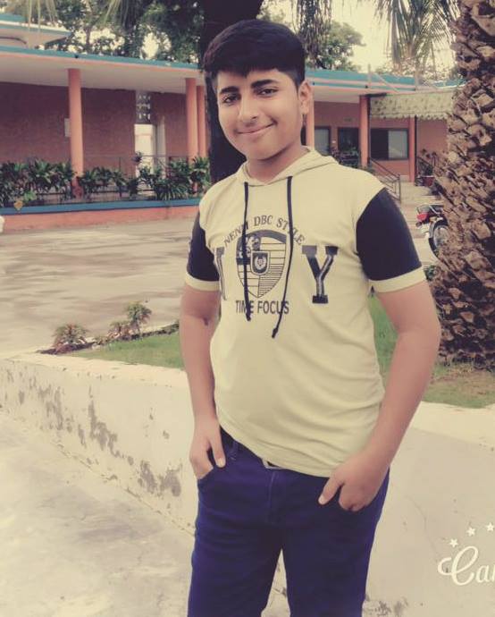 Rjusman400's tweet photo. :P...Zindagi mai jo chaho hasil kro,bas itna khayal rakhna.
Kay apki manzil kaa rastaa logo k dilo ko torrta hua na gujre...:P https://t.co/Tnl9ihHMmO