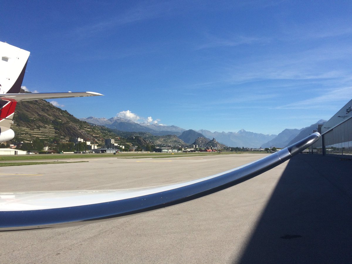 RateMyCRM's tweet photo. Here you are, @tegralis_roger #Swiss #WingtipFriday Guess the airport :) https://t.co/5H0sLWRJ79