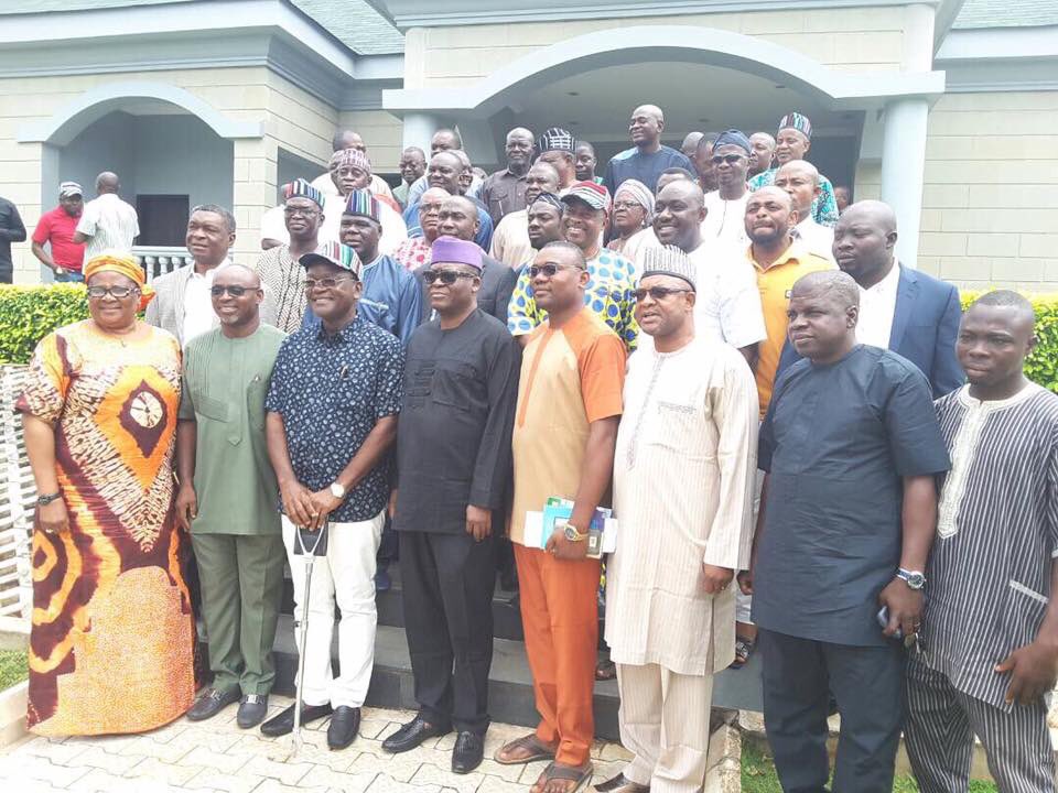 Leaders from the Peoples Democratic Party [PDP] on Friday paid sympathy visits to victims of the flood that ravaged the Makurdi area of Benue state. 