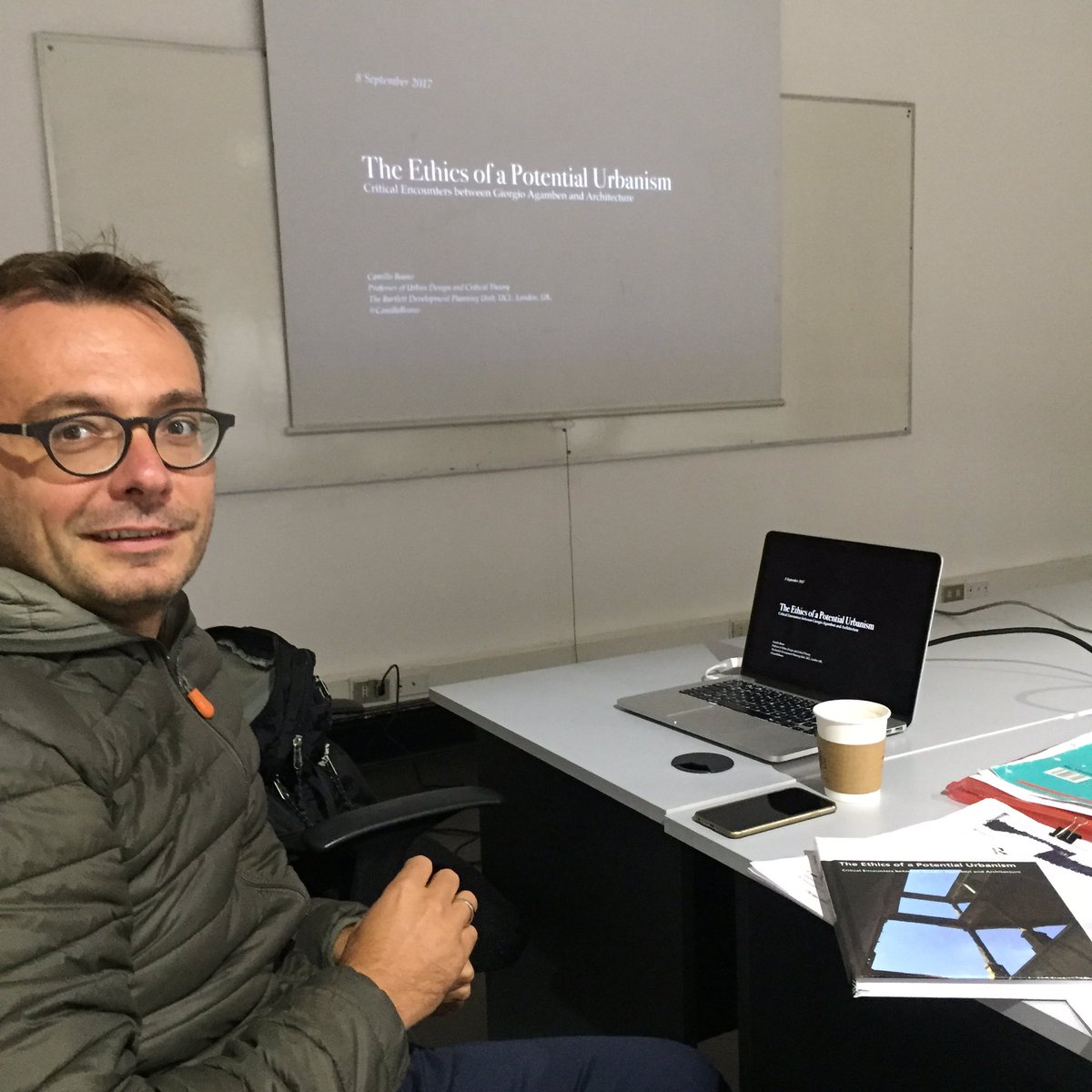 Imperdible ahora 1:30pm <a href="/CamilloBoano/">Camillo Boano</a> "The Ethics of a Potential Urbanism" organiza <a href="/magister_arqui/">MagisterArquitectura</a> <a href="/uchile/">Universidad de Chile</a> laboratorio de arquitectura B-21