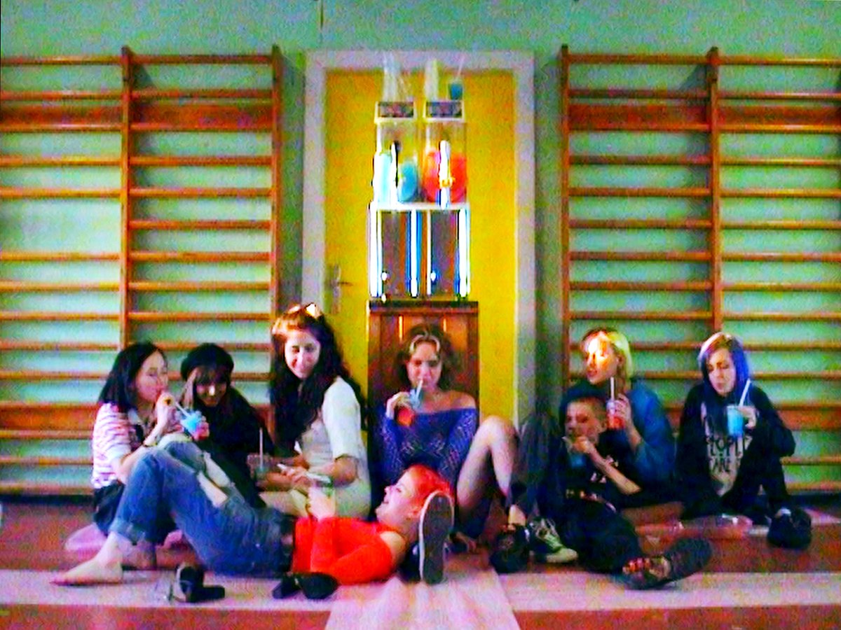 Tillykke til Annika Berg der vinder pris ved Venedigs Kritikeruge for sin debutfilm TEAM HURRICANE! dfi.dk/Nyheder/FILMup… <a href="/KatjaAdomeit/">Katja Adomeit</a>