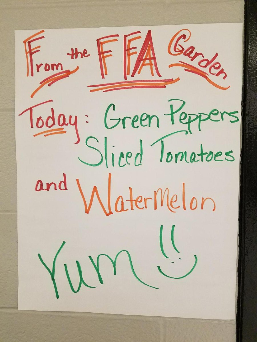 SNAIowa's tweet photo. @SchoolLunch WAYNE COMMUNITY SCHOOLS Corydon IOWA Our FFA School Garden Rocks!!! https://t.co/B4R61pIUS2