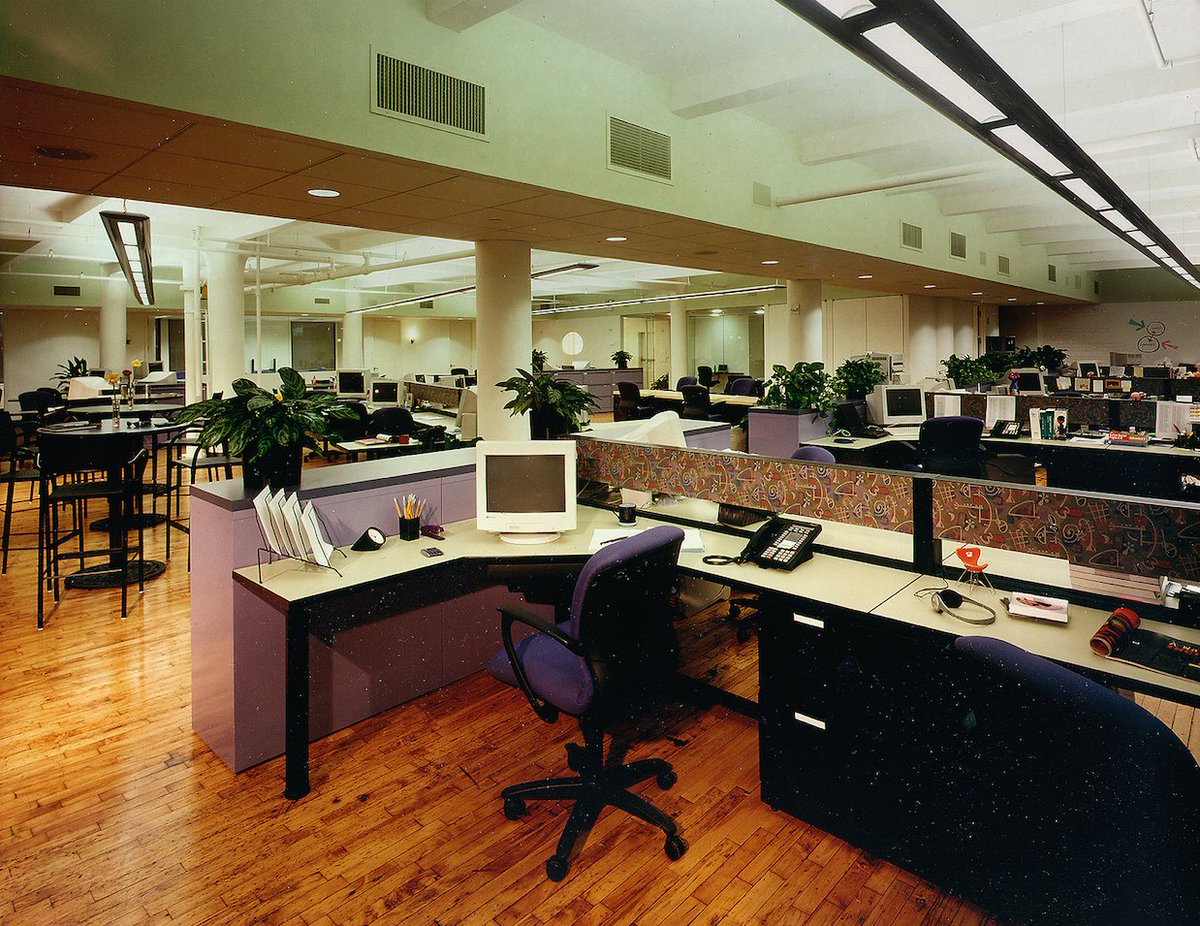 FM_DesignAssoc's tweet photo. Inspiring and efficient place to work. #frankandmarcotullio #interiordesign #design #retro #fbf https://t.co/LA7TjTz2Qh